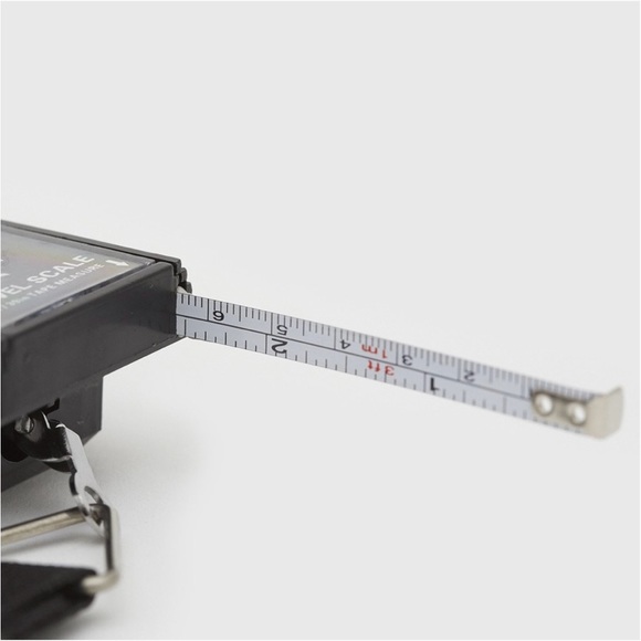 Kikkerland Travel Luggage scale with tape measure - Picture 7 of 7